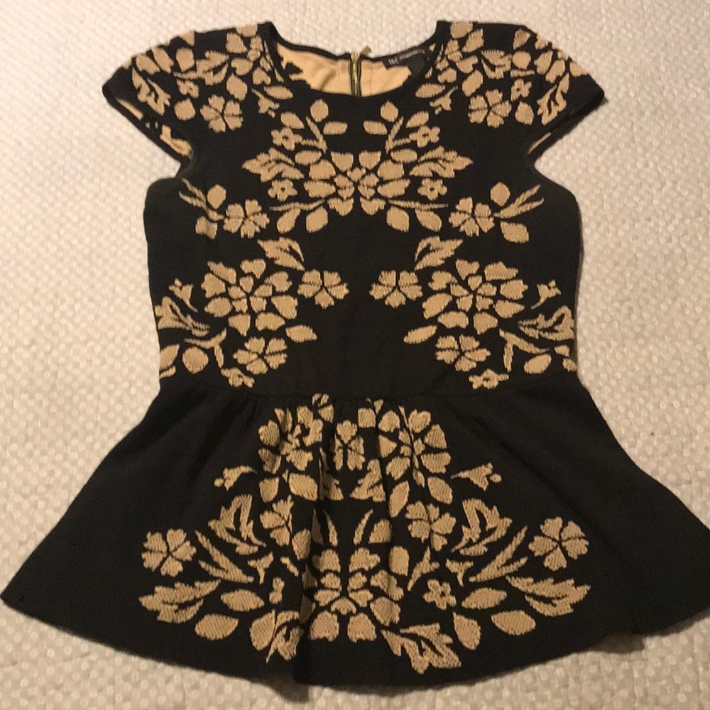 INC international concepts peplum top. M stretchy